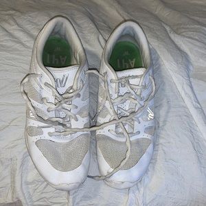 Size 7 womens cheer shoes